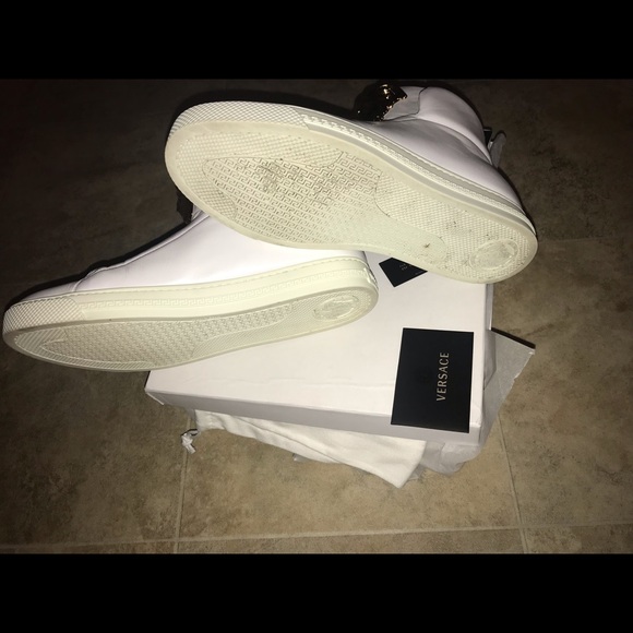 🎊Host Pick 🔥Men’s Versace palazzo sneakers🔥 - Picture 7 of 8